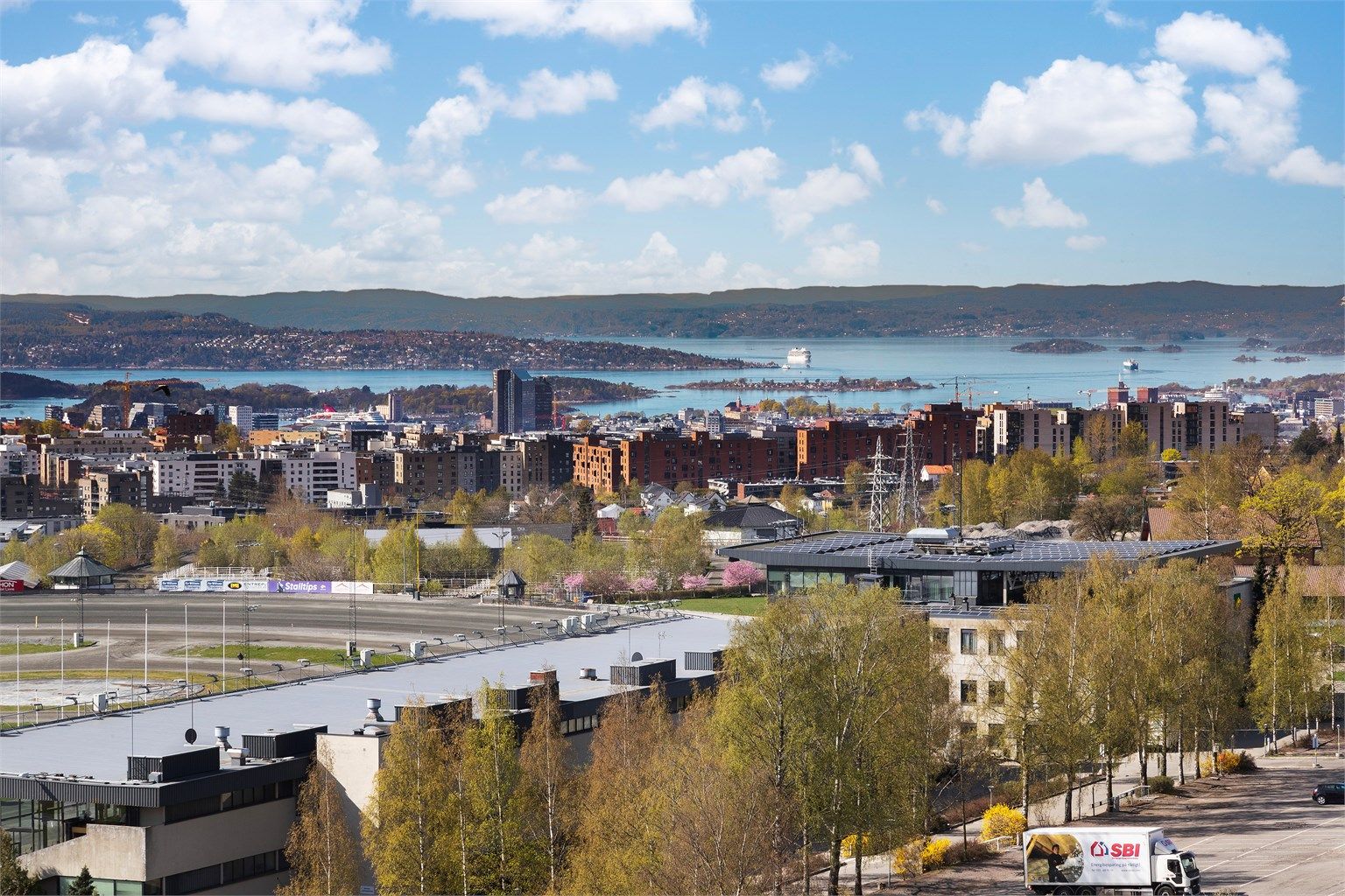 En fri og luftig utsikt som strekker seg langt.