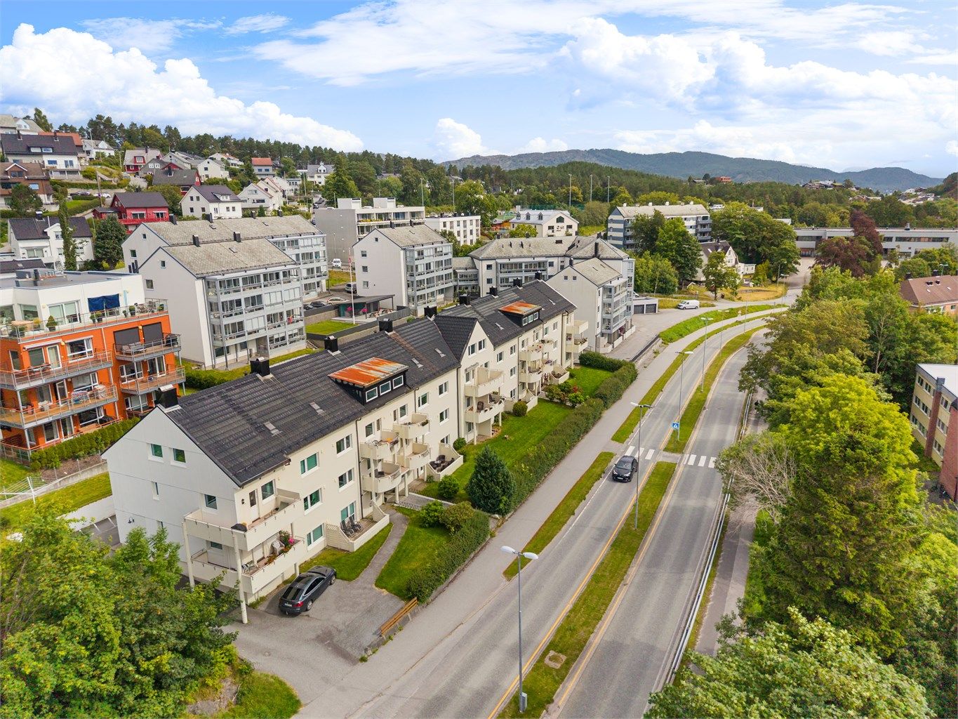 Leiligheten har en attraktiv beliggenhet med kort avstand til dagligvarebutikk, NTNU, skoler og flotte tur- og friluftsområder.
Foto: Odin Jæger