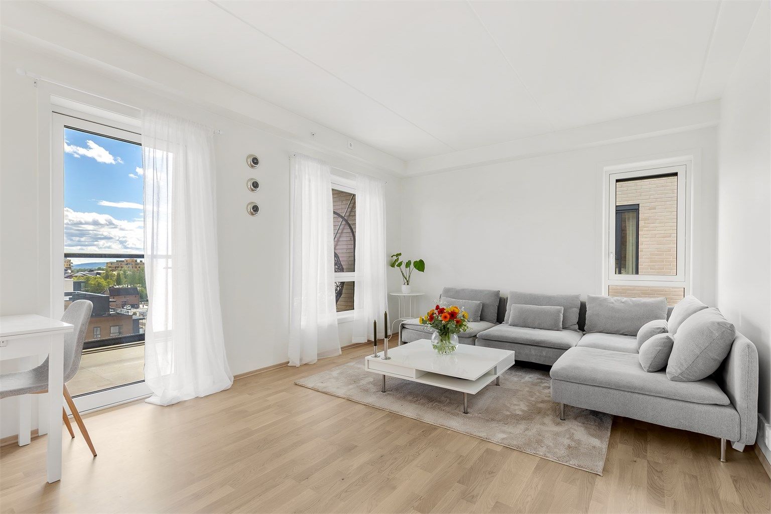 Robin Lauritzen v/ Krogsveen har gleden av å presentere Jernbanegata 6!