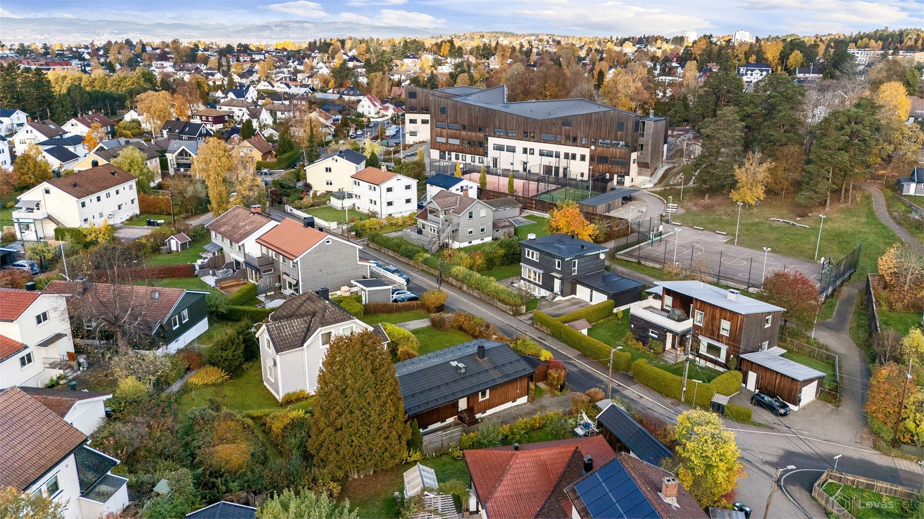 Her bor du med umiddelbar nærhet til Munkerud skole, flere barnehager og flotte rekreasjonsområder. 