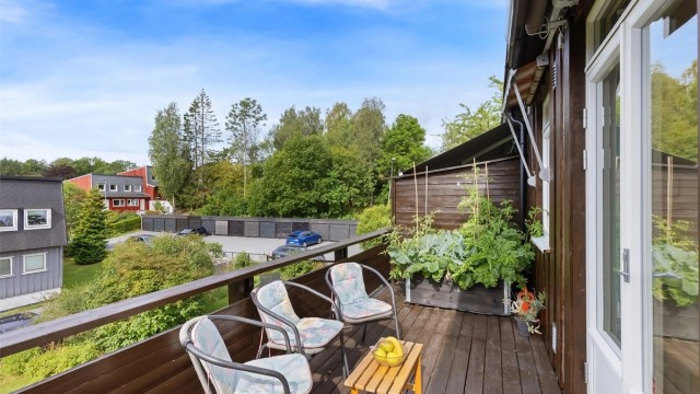 Velkommen til Prost Christies vei 13A - Presentert av Elias Karlsen v/ Krogsveen Bekkestua