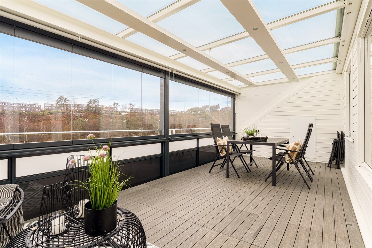 Innglasset balkong på hele 22 kvm 