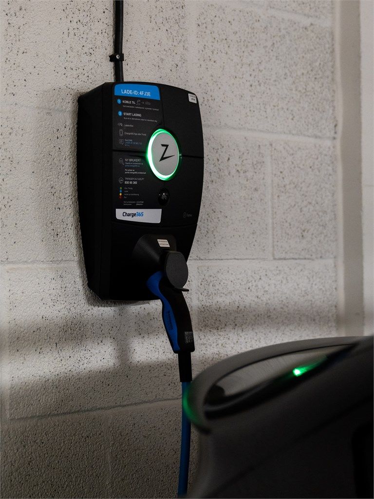 Garasjeplassen har el-lader.