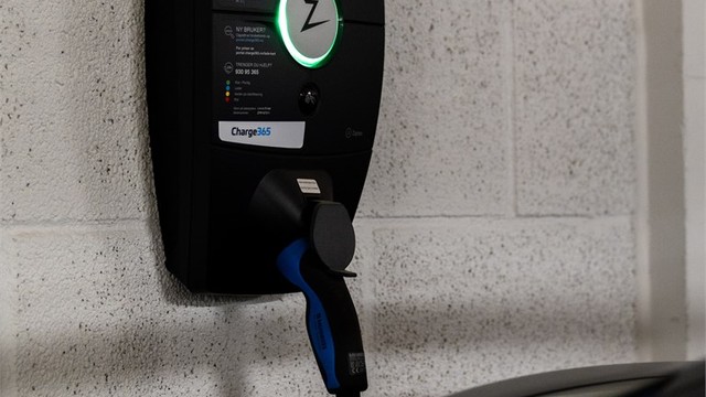 Garasjeplassen har el-lader.