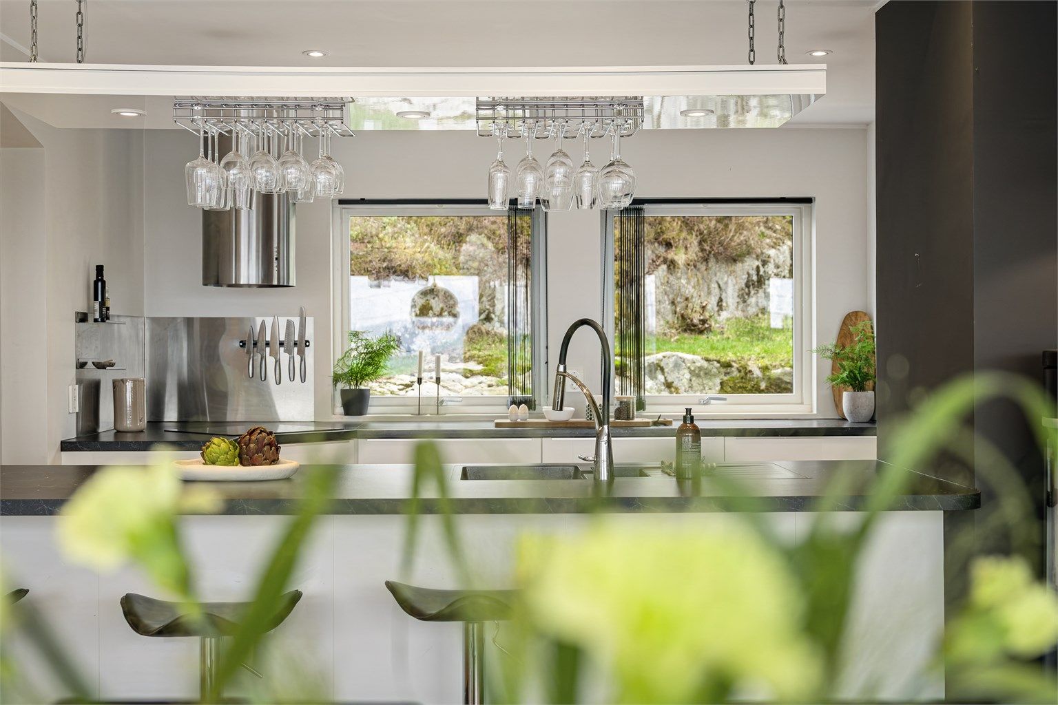 Godt med lysinnslipp også på kjøkken