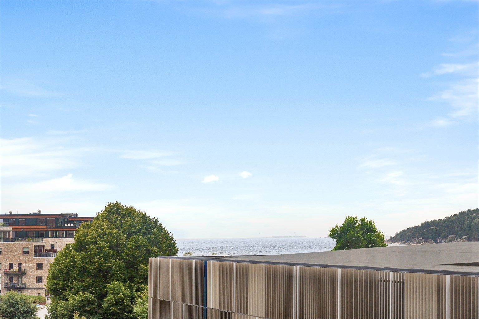 Flott sjøutsikt fra balkong 