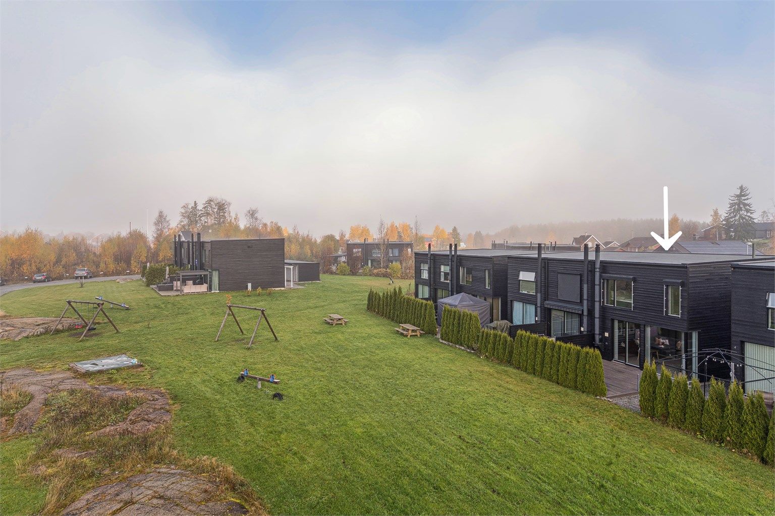 Velkommen til Myrvangvegen 74 - Lettstelt og moderne rekkehus over 2 plan. 