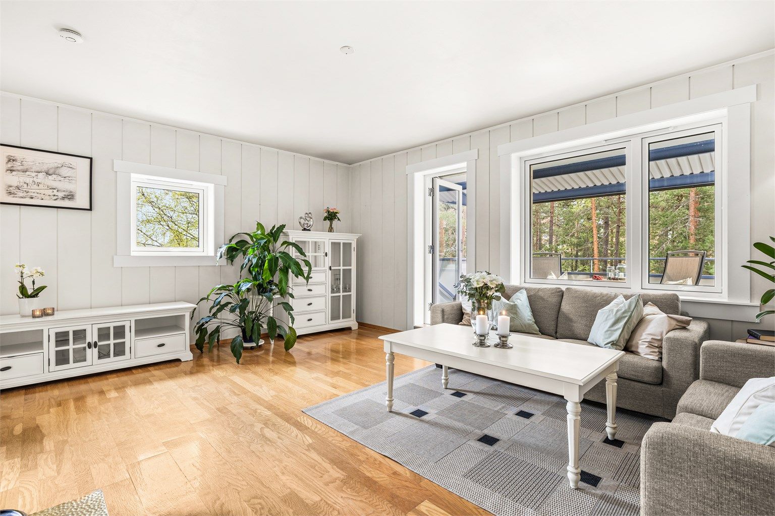 Endeleilighet med ekstra vindu mot øst i stuen