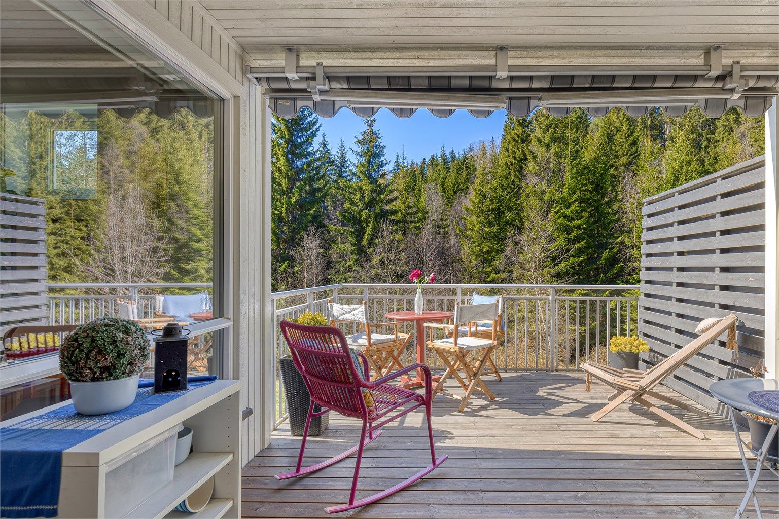 Herlig balkong med super plass, en herlig plass om sommeren