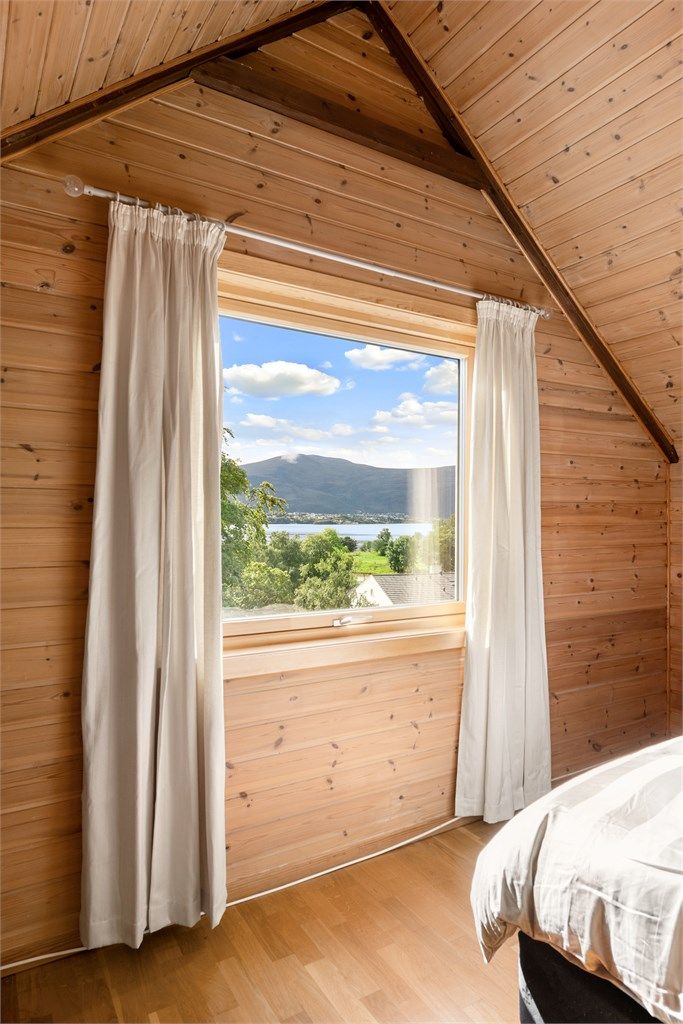 Soverom 2 på loft