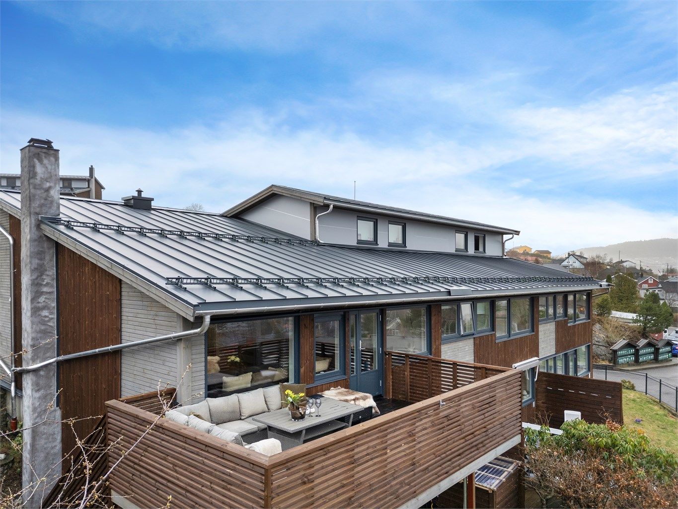 Eiendomsmegler Krogsveen inviterer til visning på dette flotte enderekkehus - Kontakt Christer Haugen for spørsmål!