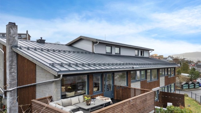 Eiendomsmegler Krogsveen inviterer til visning på dette flotte enderekkehus - Kontakt Christer Haugen for spørsmål!