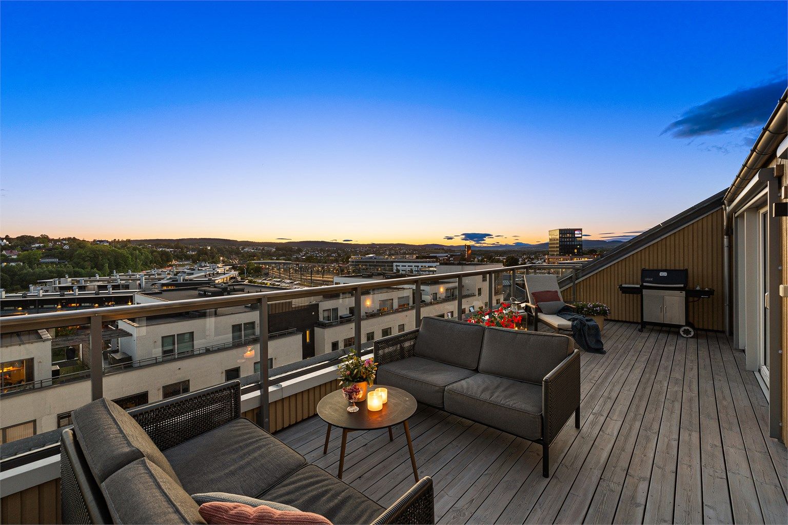 Boligen har en stor, vestvendt terrasse og en sørvendt balkong.
Foto: Jørgen Sørebø