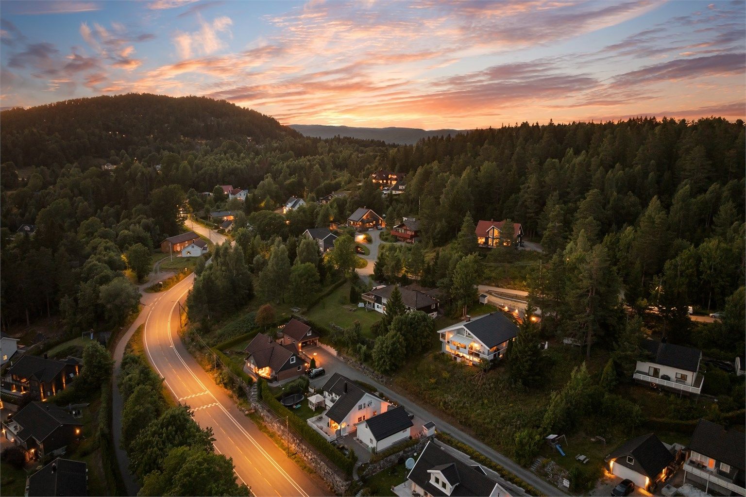 Eiendommen ligger i et rolig og familievennlig område på Konnerud.