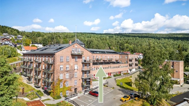 Felles inngangsparti med videre heis- og trappeadkomst til leilighetens etasjeplan (3. etasje).