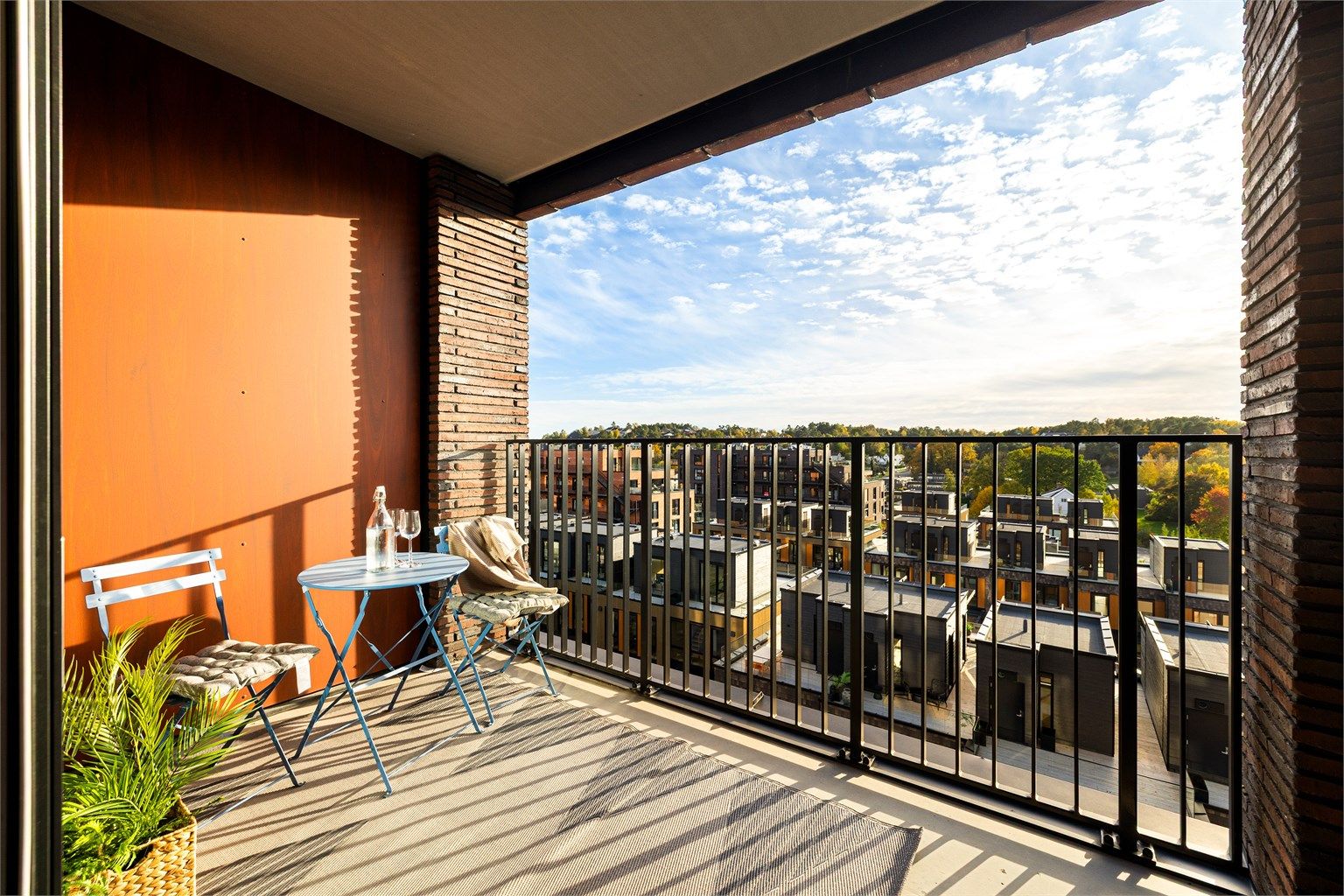 I den eleverte høyden av åttende etasje er det utmerkede solforhold året gjennom - også vinterstid.