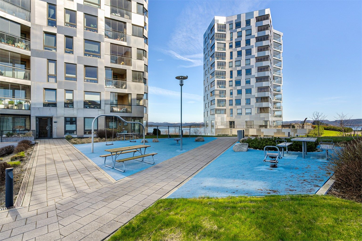 Å bo i Lervig brygge Pluss gir deg ekstra servicetilbud som gjestehybler og fellesrom til leie, treningsrom og bemannet resepsjon. 