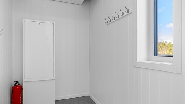 Leiligheten har en egen innvendig bod/teknisk rom for praktisk oppbevaring.