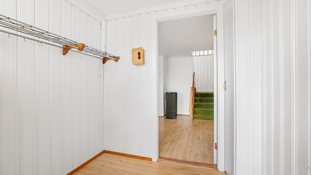 Vindfang med plass til Ytterjakker og sko