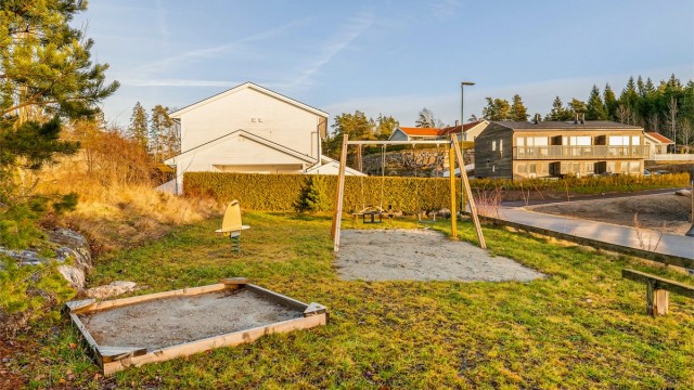 Lekeplass i området.