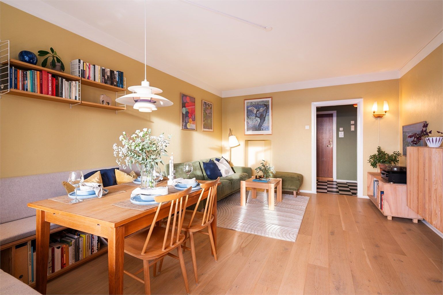 Enstav eikeparkett gjør boligen varm, lun og inviterende