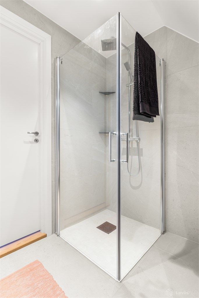 Dusjhjørne med regnfallsdusj