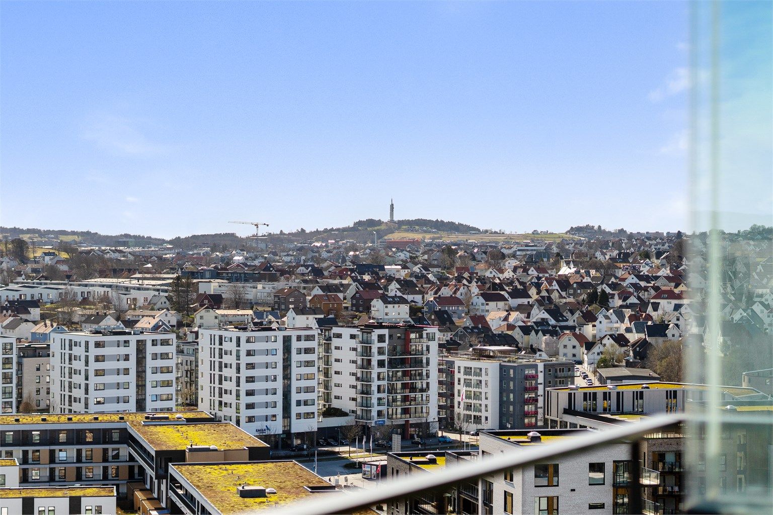 Flott utsikt mot Storhaug i vest.