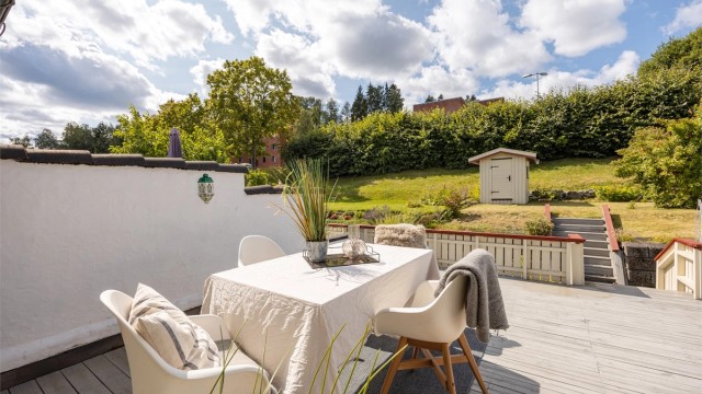 Terrassen har utgang fra stuen
