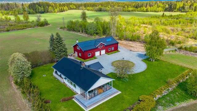 Velkommen til Fartvegen 384 - Flott småbruk med stort uthus og pent opparbeidet hage i rolige omgivelser!
