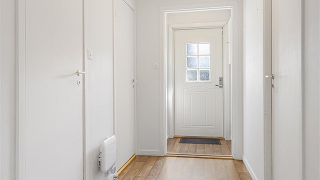 Gangen binder boligen sammen og har adkomst til bad og soverom.