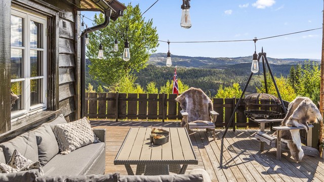 En hyggelig uteplass for måltider og sosialt samvær.