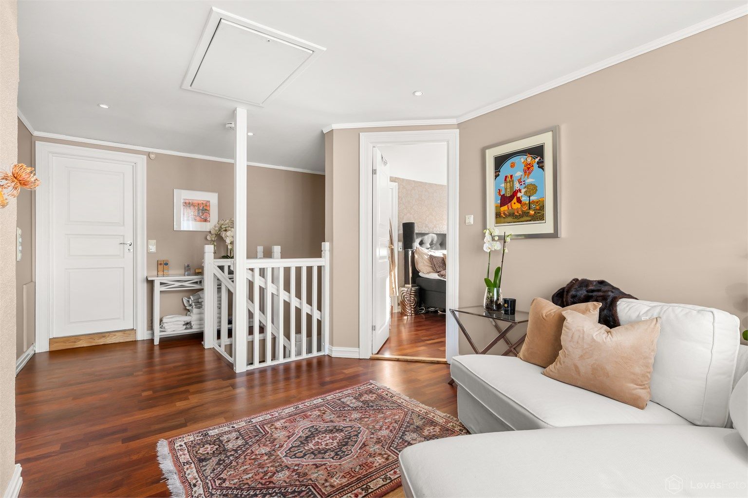 Adkomst til kaldtloft via takluke med nedfellbar stige