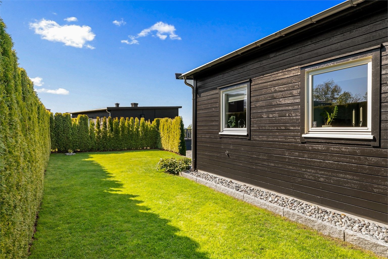 Hagen er pent opparbeidet og lettstelt.