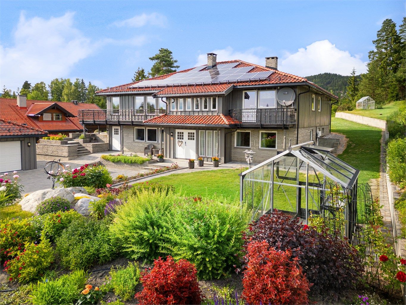 Beliggende i et attraktivt, etablert, rolig og barnevennlig boligområde på Ullern 