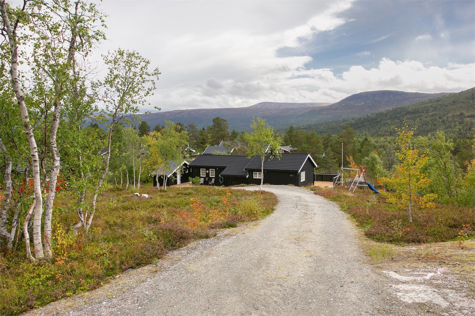 Adkomst via helårsvei i Bjorliberget hyttefelt.
