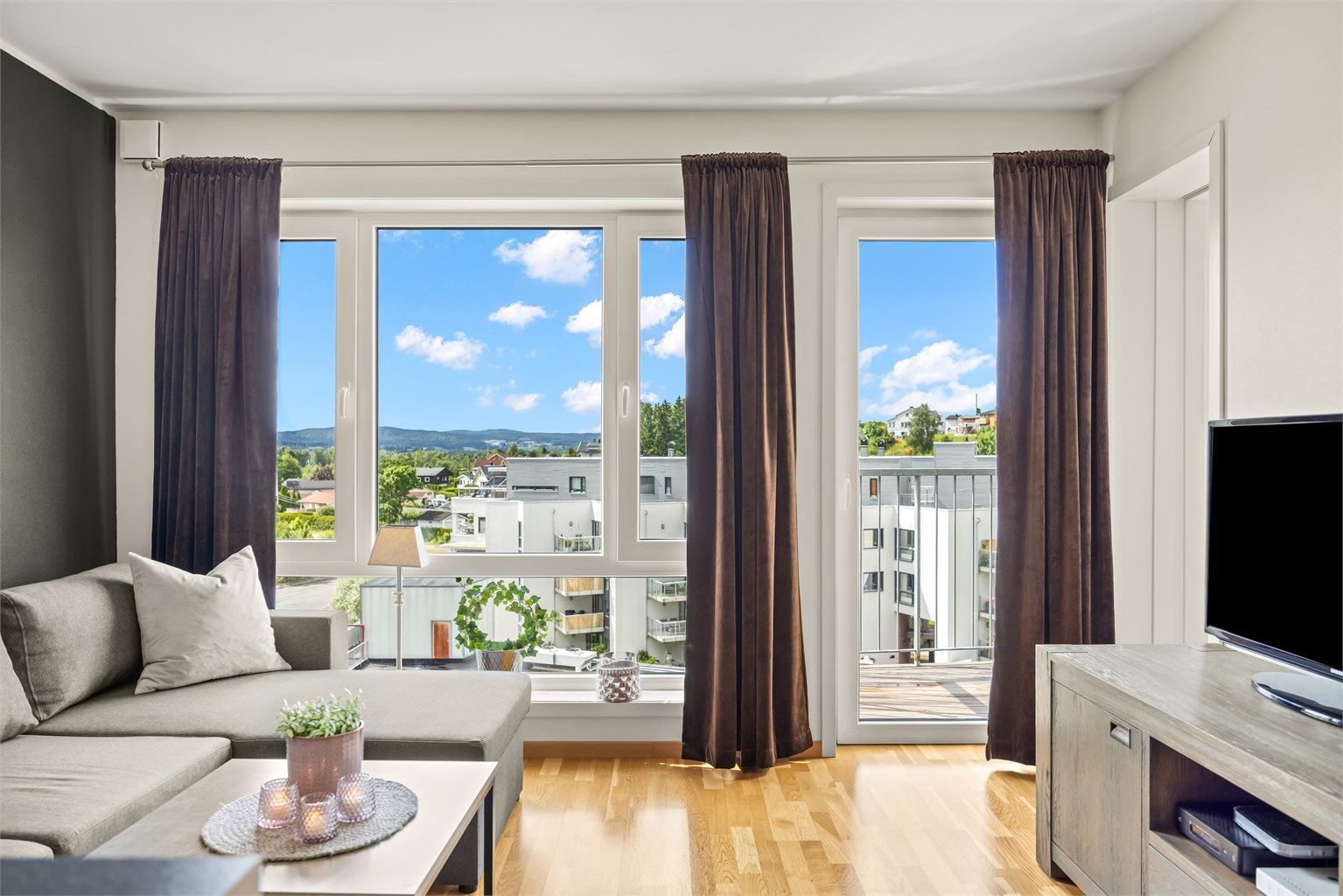 Her bor du sentralt med kort vei til Lillestrøm sentrum og kollektivknutepunkt.