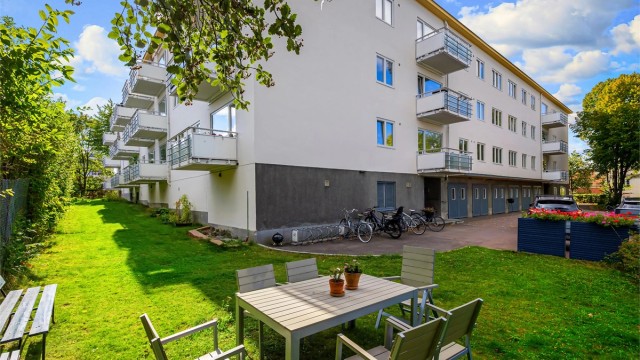Her bor du med kort vei til buss, trikk, T-bane, shopping, skoler og utdanning, kulturtilbud og "alt" du trenger i den travle hverdagen. Foto: Zovenfra
