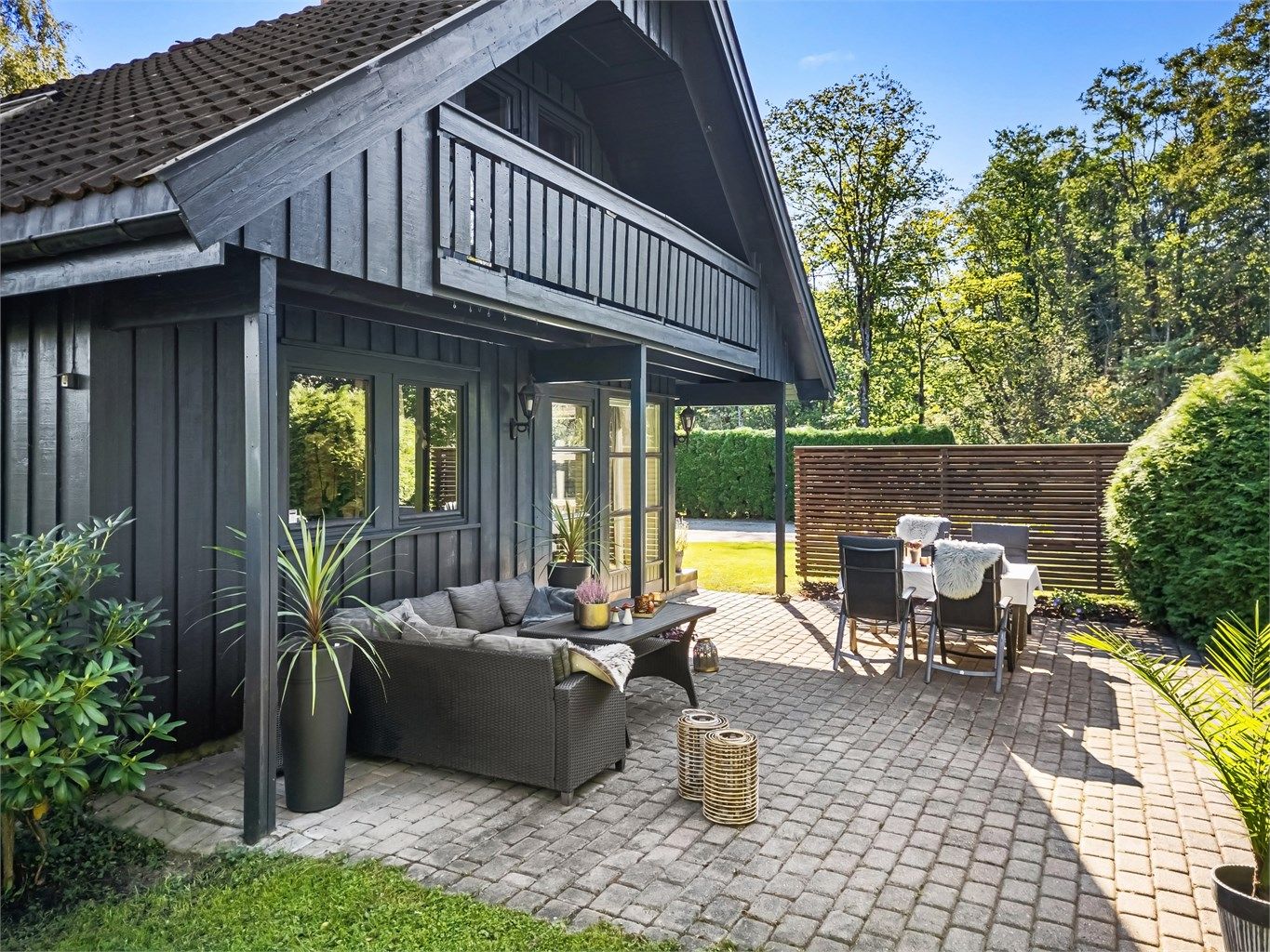 Flott og usjenert beliggenhet grensende til/mot naturreservatet ved Gilhusodden