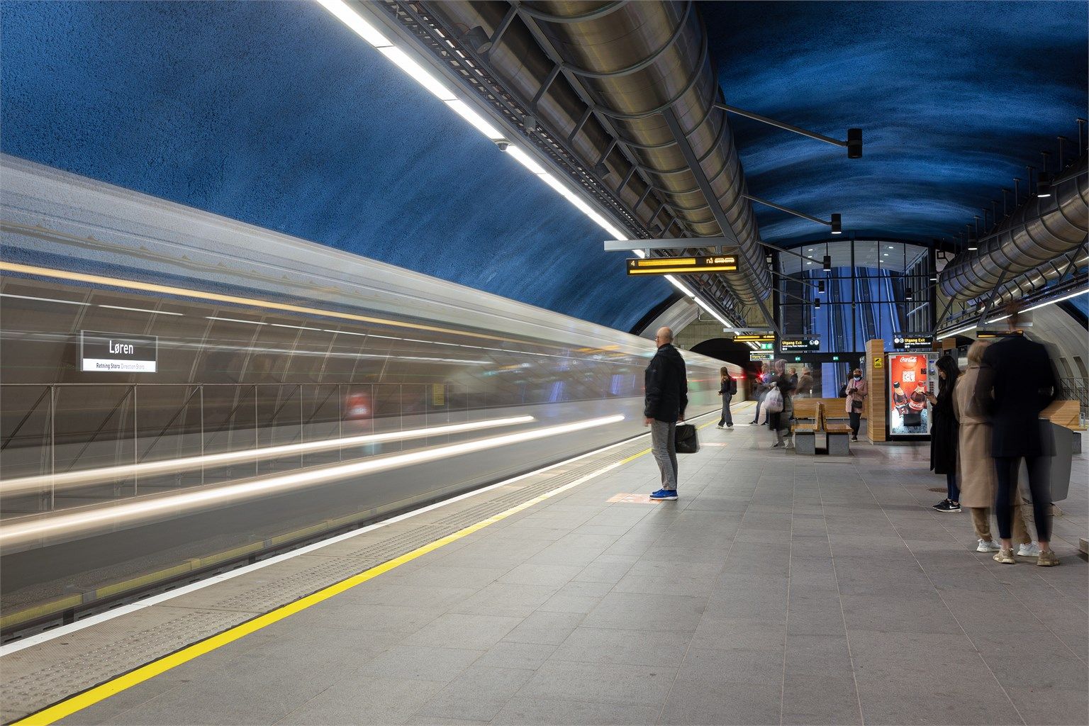 Fra leiligheten er det kun 100 meter til Løren T-banestasjon, med effektiv reisevei til sentrum.