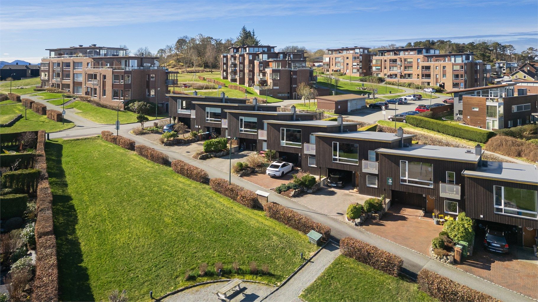 Lene Hviding v/Krogsveen har gleden av å presentere Dronningåsen 54.