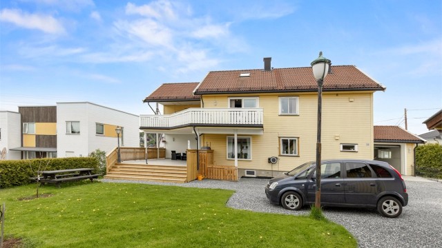 Robin Lauritzen v/ Krogsveen Eiendomsmegling har gleden av å presentere Vittenbergveien 32!