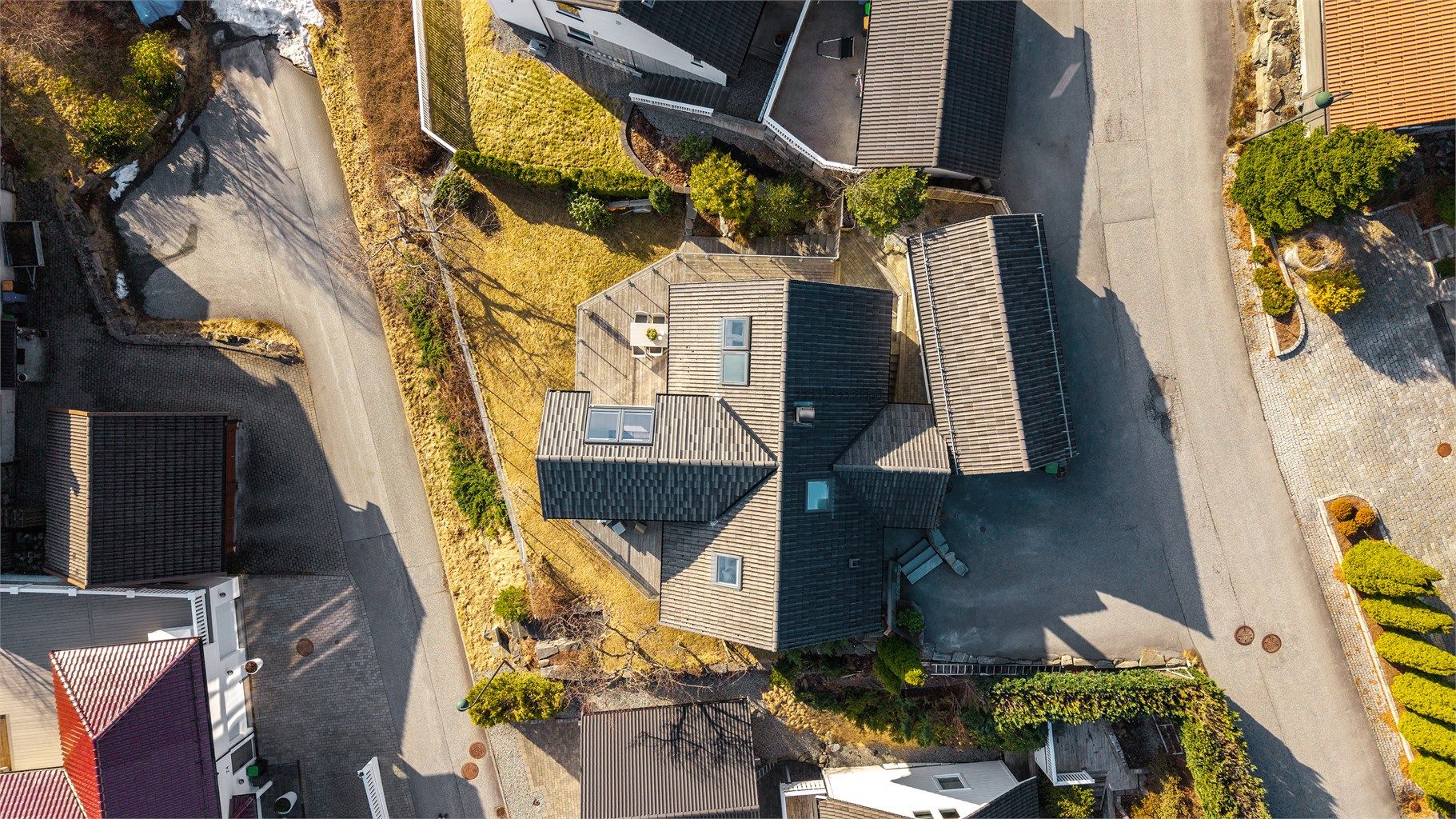 Dronebilde av eiendommen tatt fra fugleperspektiv