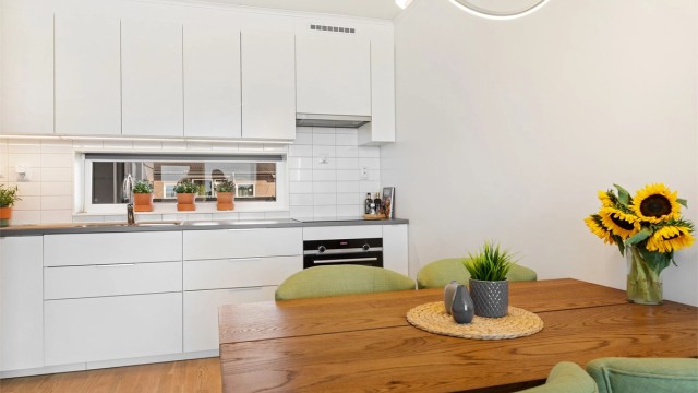 Velkommen til Østerudvegen 30 - En delikat og moderne selveier i 4.etasje med garasje!