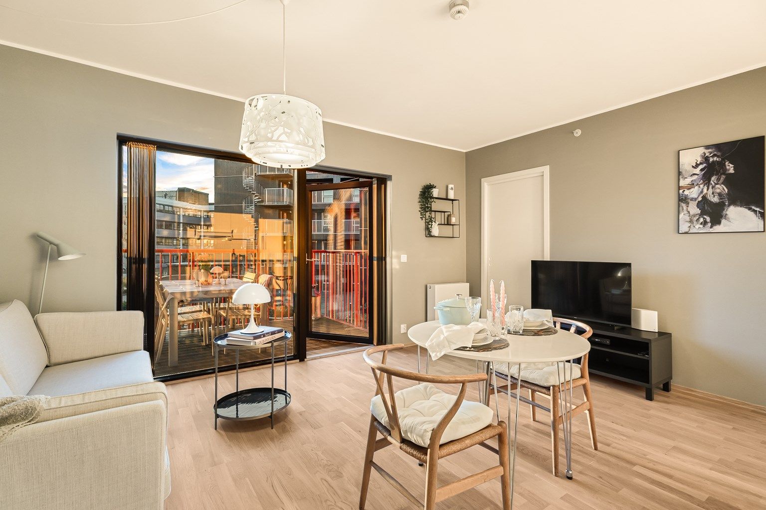 Romslig og koselig 2-roms leilighet fra 2020 med god planløsning og lave boutgifter