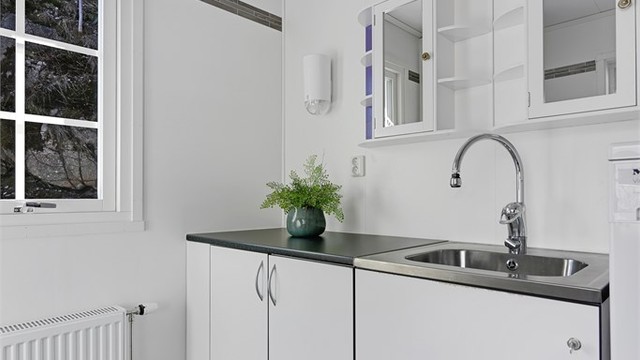 Her er boligens tekniske hjerte plassert: sentralvarmeanlegget Nibe F 750 med integrert varmtvannsbereder og balansert ventilasjon.