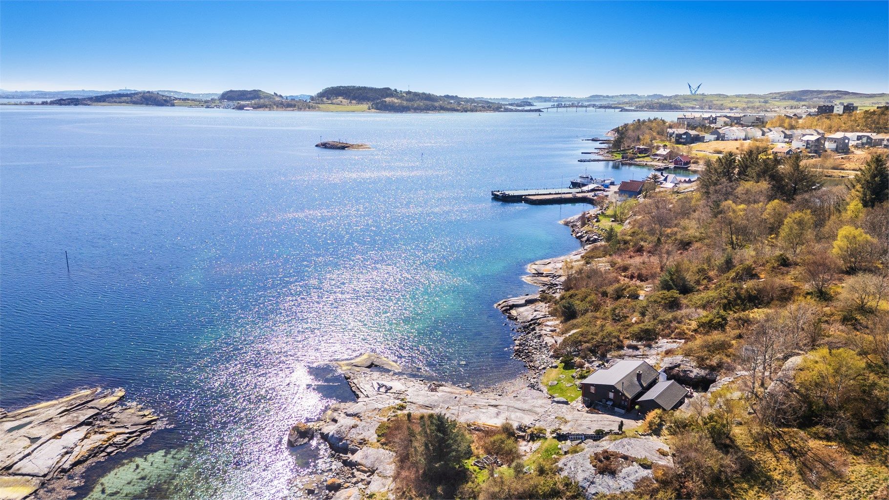 Lene Hviding v/Krogsveen eiendom har gleden av å presentere Nedre Hedlevikveien 15.