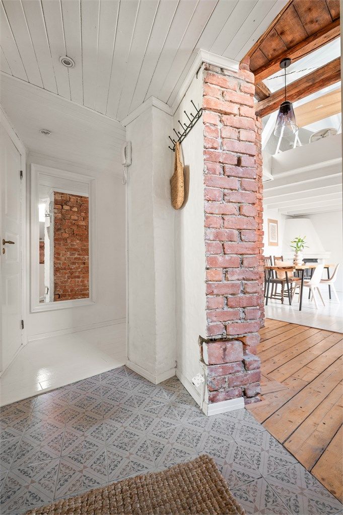 Velkommen inn til en lys og innbydende entré!