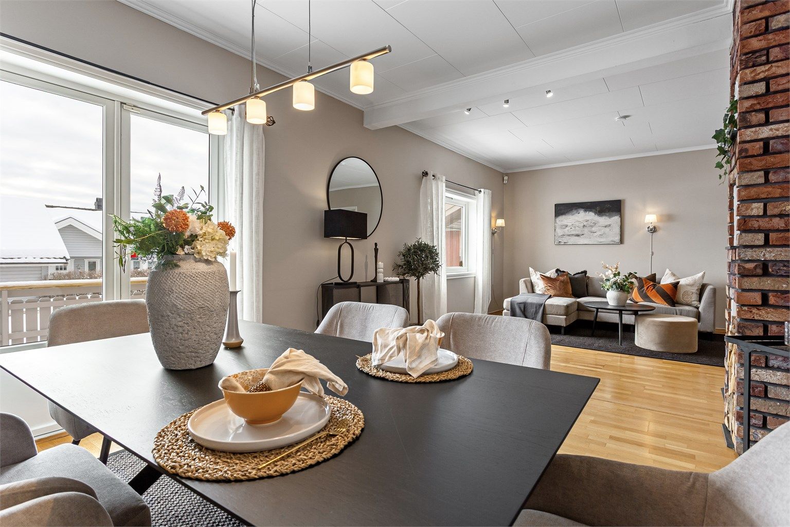 Utgang fra spisestuen til terrassen