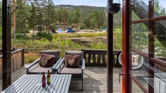 Terrassen er en naturlig forlengelse av stuen.