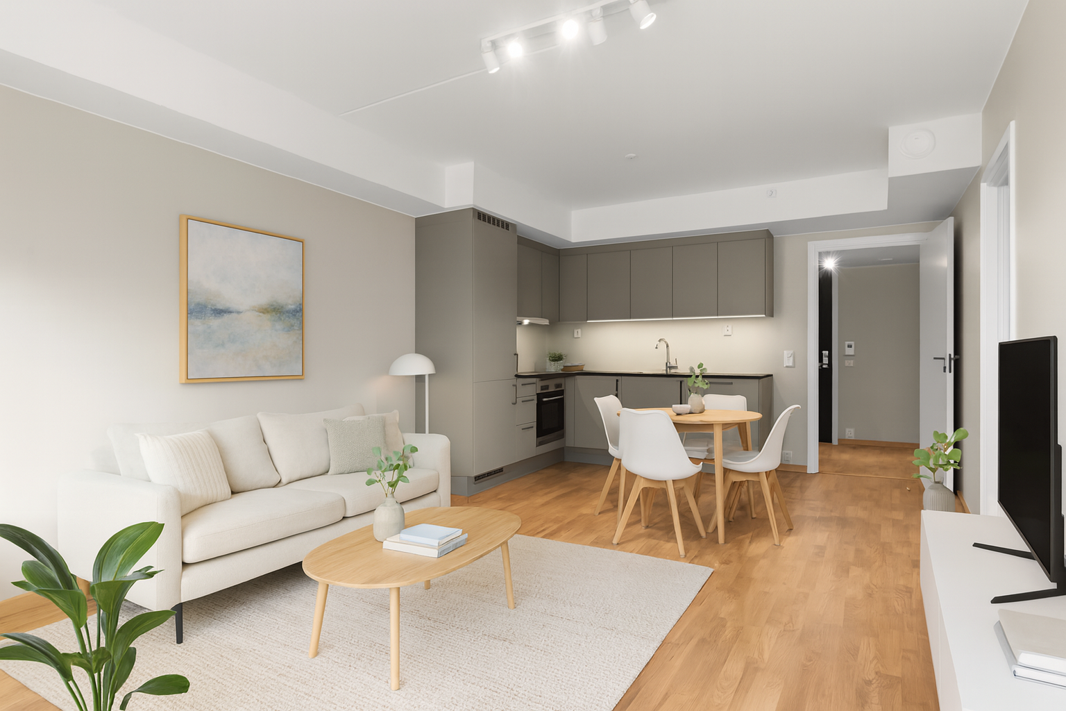 Lys, luftig og fin planløsning som gjør det enkelt å innrede etter ønske. Foto: Alejandro Villanueva/Villanueva photo